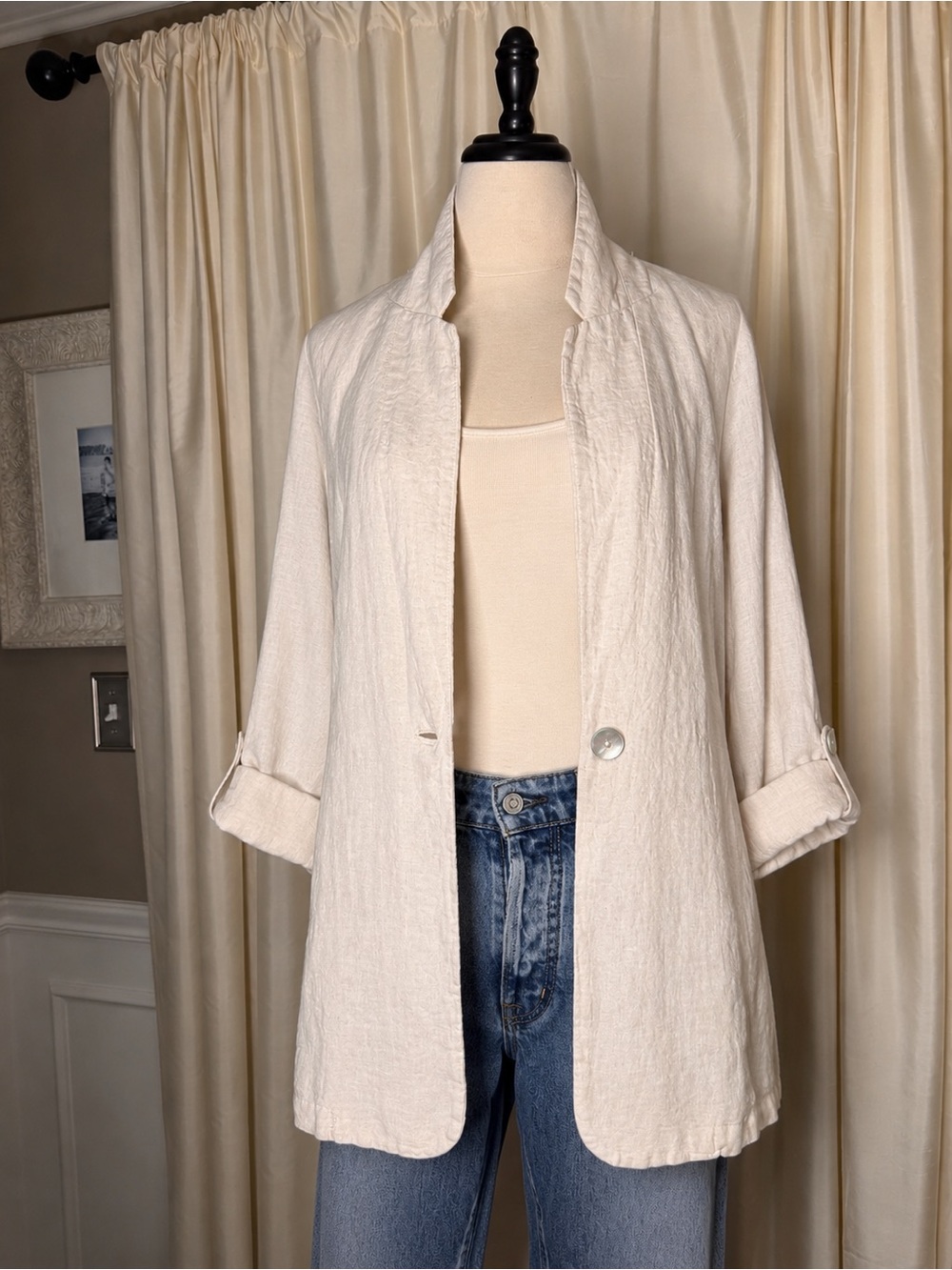Women’s Lightweight Natural Linen Jacket with Mother of Pearl Buttons - Picture 2 of 11